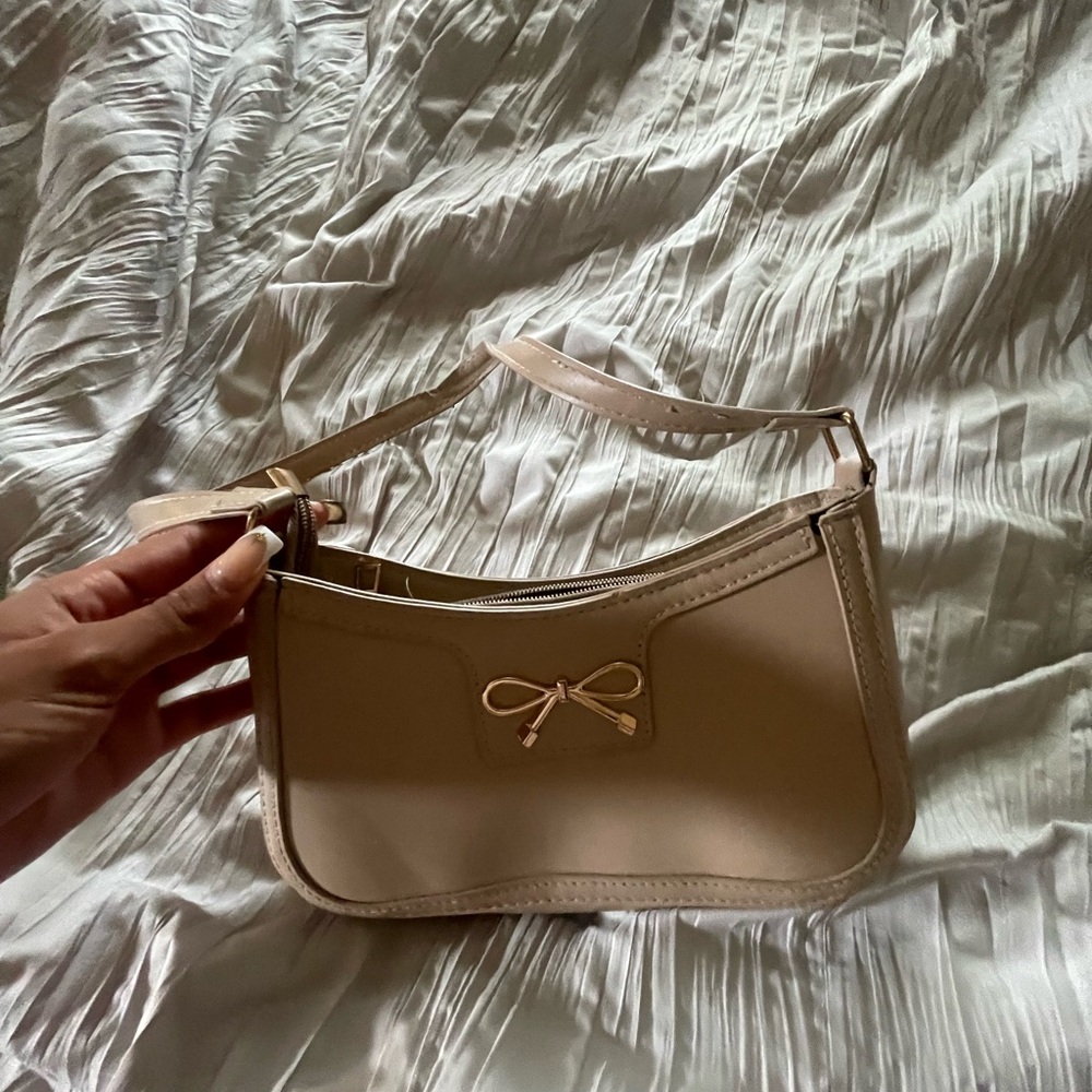 Elegant Tan Bow Accent Women's Bag